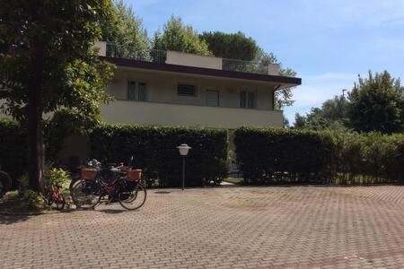 Residence Apuamare Pietrasanta Exteriör bild
